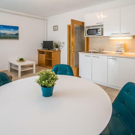 Apartments Marija & Anton Malinska Dış mekan fotoğraf