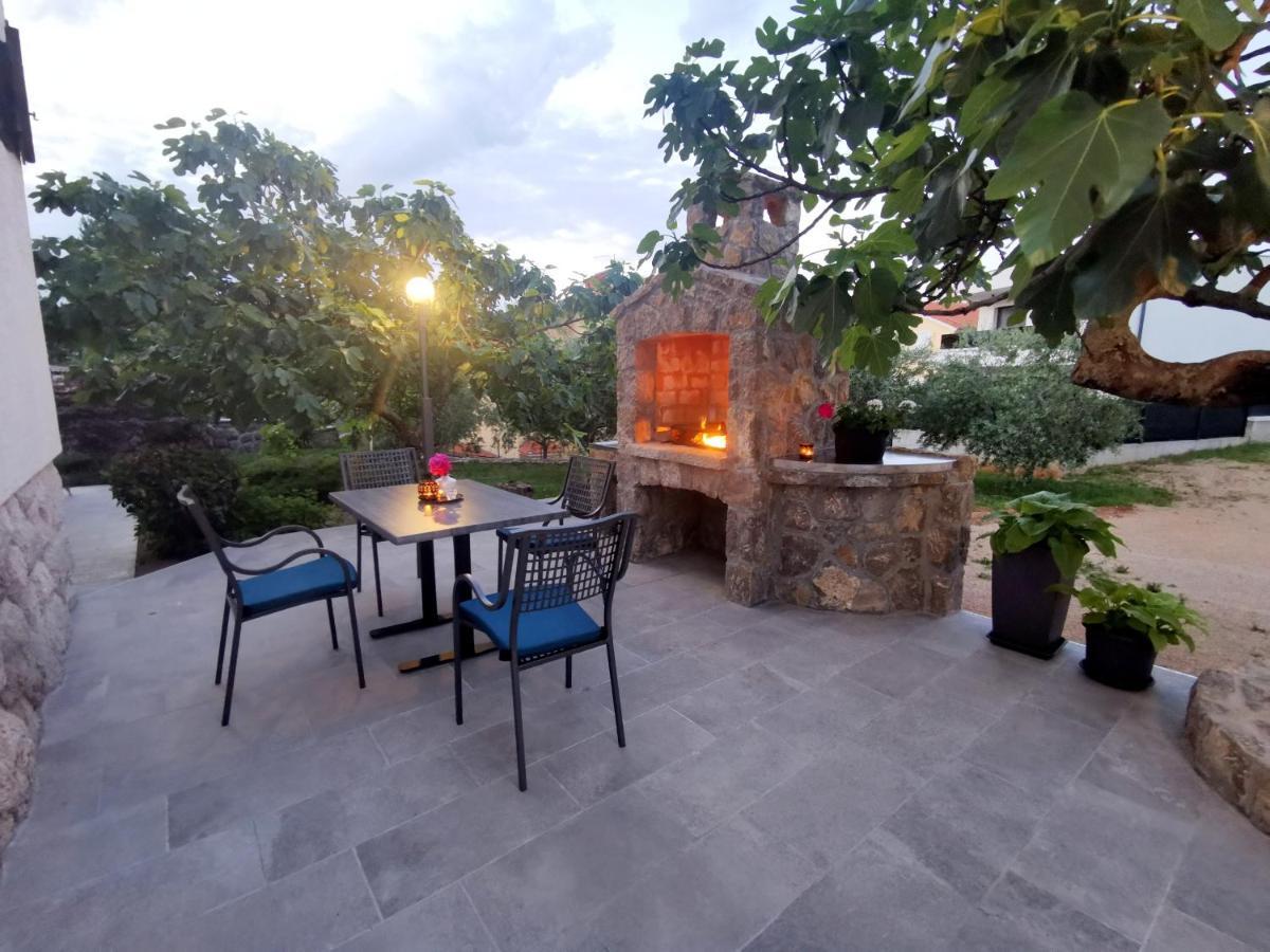 Apartments Marija & Anton Malinska Dış mekan fotoğraf