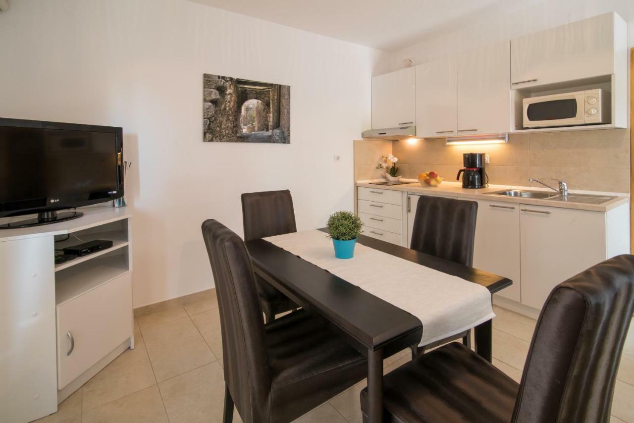 Apartments Marija & Anton Malinska Dış mekan fotoğraf